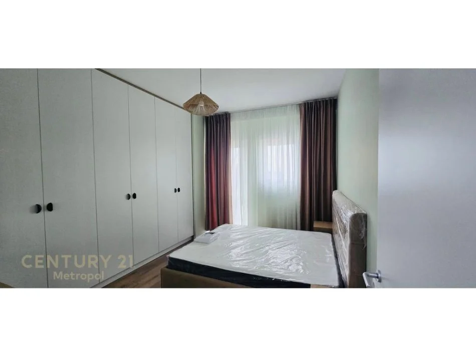 Tirane, jepet me qera apartament 1+1+Ballkon Kati 9, 77 m² 650 € (zogu zi)