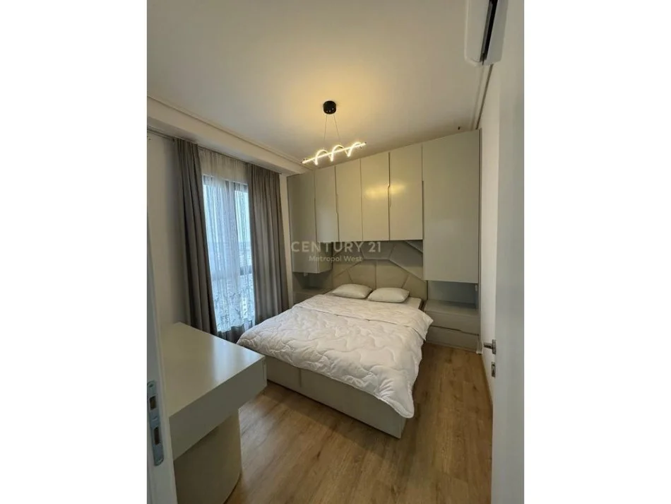 Tirane, shitet apartament 1+1 Kati 1, 155.000 € 