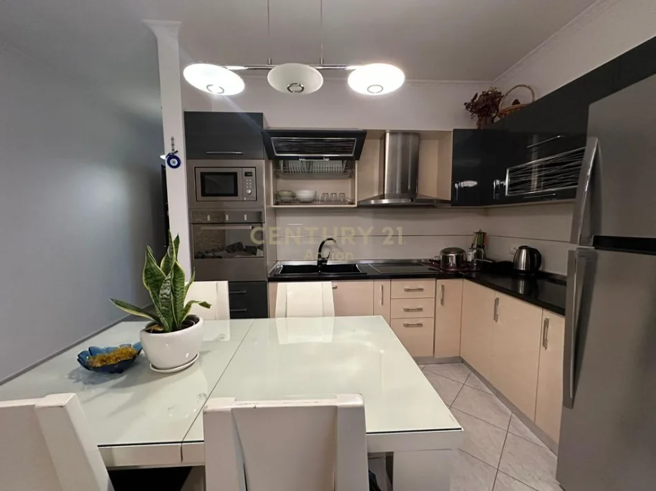 Tirane, shitet apartament 2+1 Kati 6, 100 m² 141.500 € 