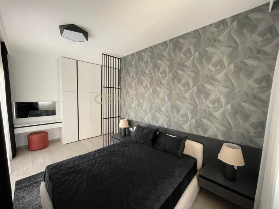 Tirane, jepet me qera apartament 2+1+Aneks+Ballkon Kati 4, 100 m² 1.000 € (Neom128871)