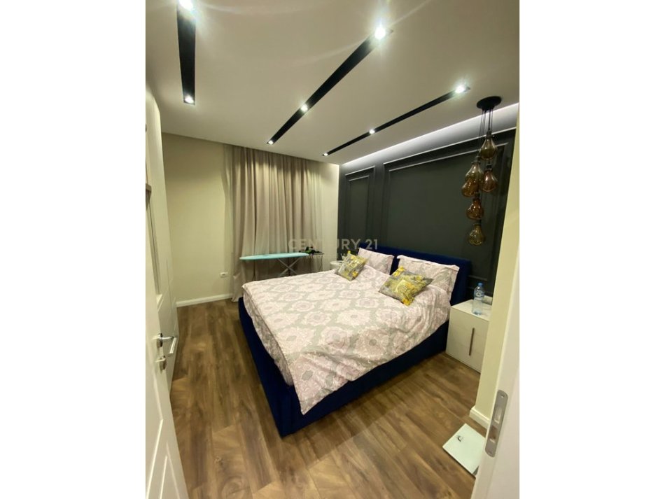 Tirane, jepet me qera apartament 3+1+Ballkon Kati 11, 114 m² 1.700 € 