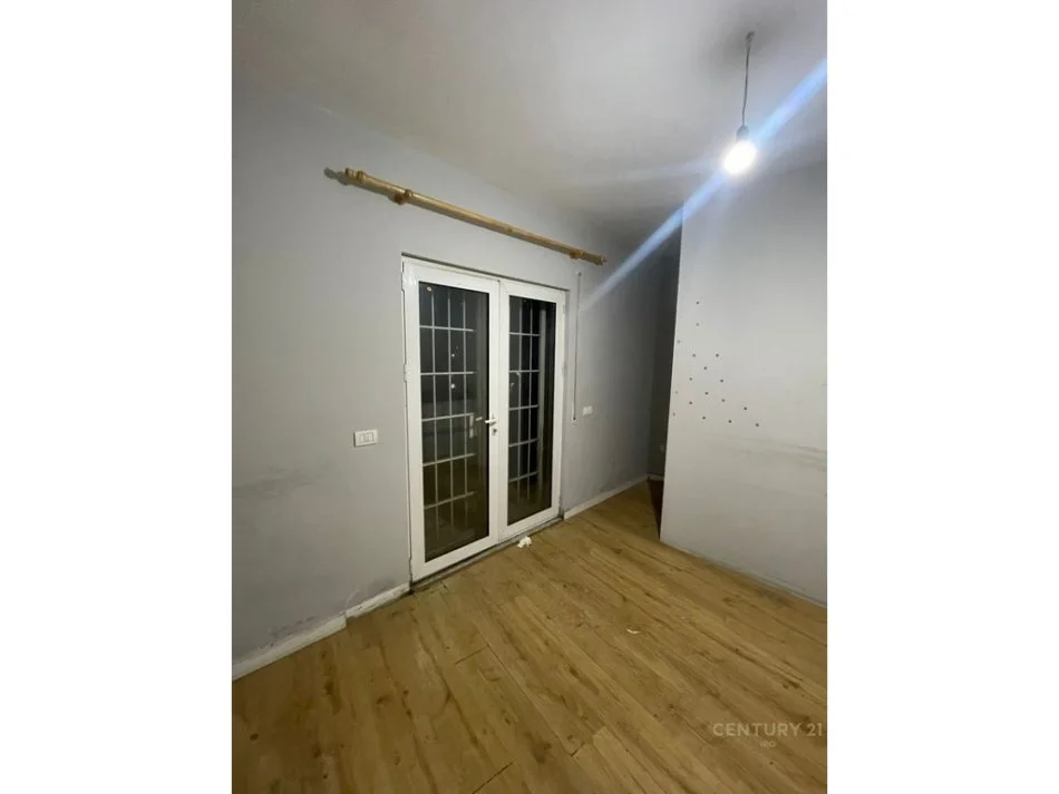 Tirane, shitet apartament 1+1 Kati 3, 90 m² 170.000 € (Myslym Shyri)