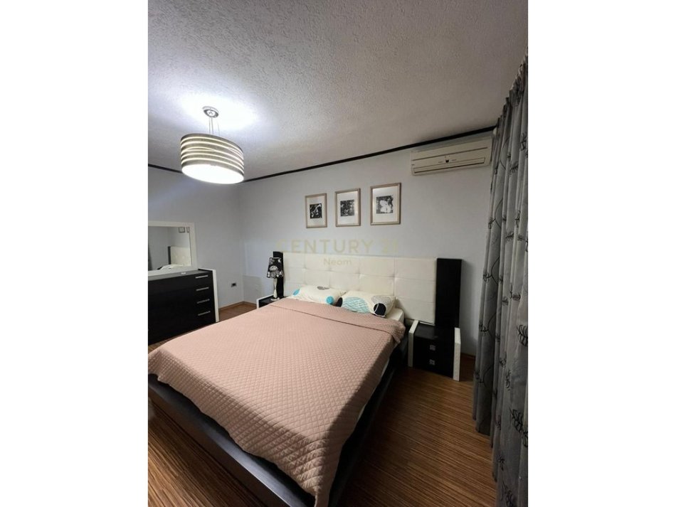 Tirane, jepet me qera apartament 1+1+Aneks+Ballkon Kati 3, 65 m² 850 € (Neom128922)