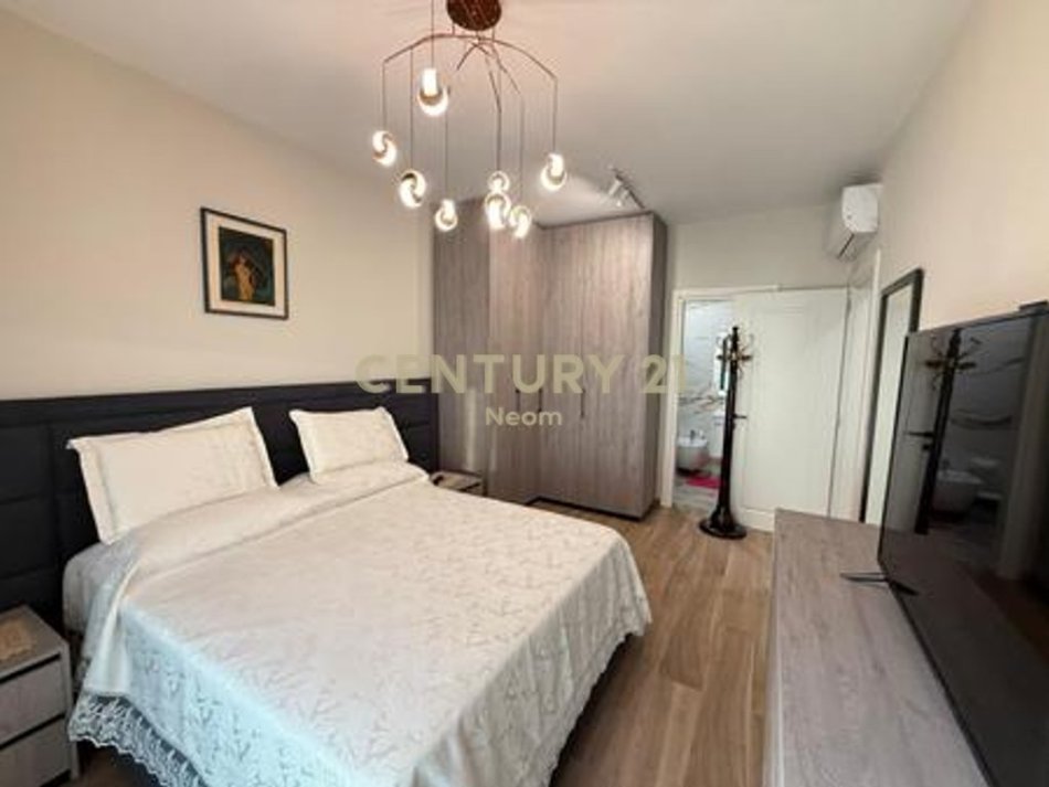 Tirane, jepet me qera apartament 2+1+Aneks+Ballkon Kati 2, 120 m² 1.500 € (Neom128927)