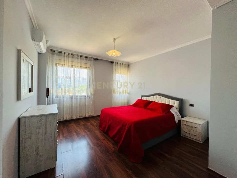 Tirane, jepet me qera apartament Kati 9, 800 € 