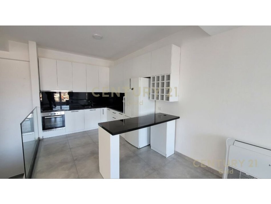 Tirane, shitet apartament 3 Katshe Kati 3, 300 m² 