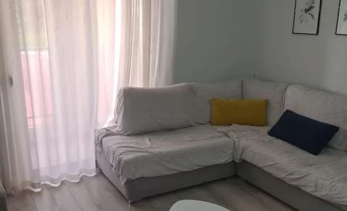 Tirane, jepet me qera apartament 1+1 Kati 5, (ne Astir)