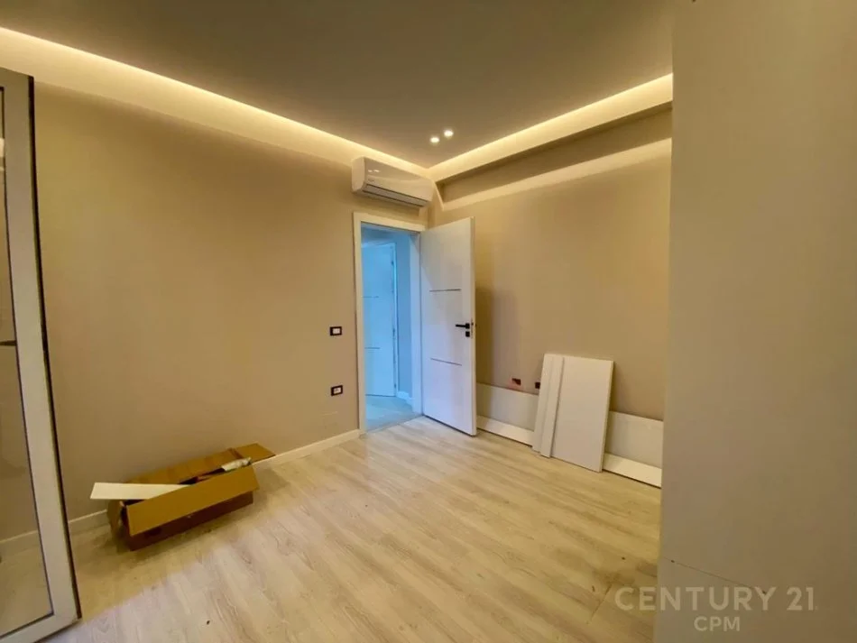Tirane, shitet 2+1 Kati 2, 106 m² 165.000 € (Rruga Vangjel Argjiri)