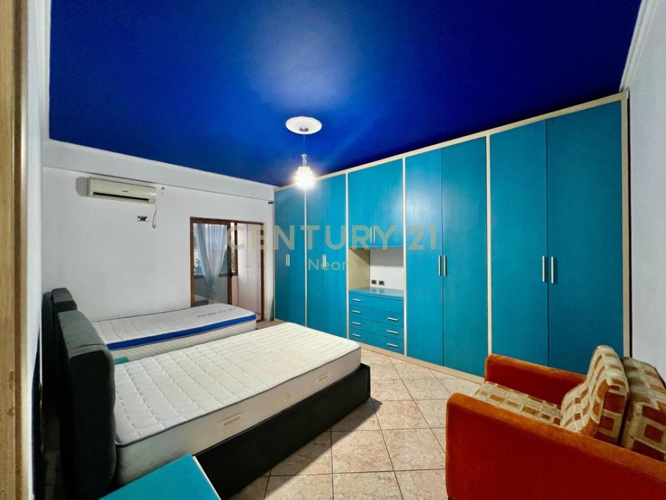 Tirane, jepet me qera apartament 2+1+Aneks+Ballkon Kati 2, 160 m² 550 € (Neom129083)