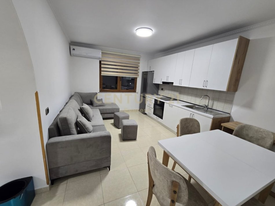 Tirane, jepet me qera apartament 1+1 Kati 4, 69 m² 550 € (Bulevardi Zogu i Pare(Brraka))