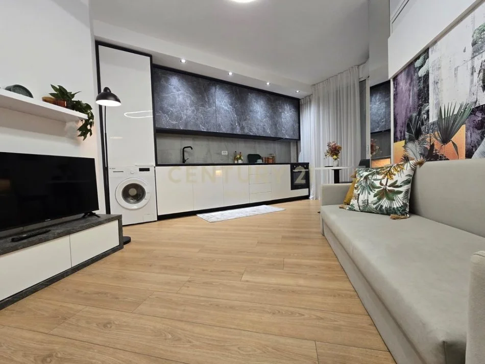 Tirane, shitet apartament 1+1 Kati 4, 35 m² 83.000 € (Komuna e Parisit)