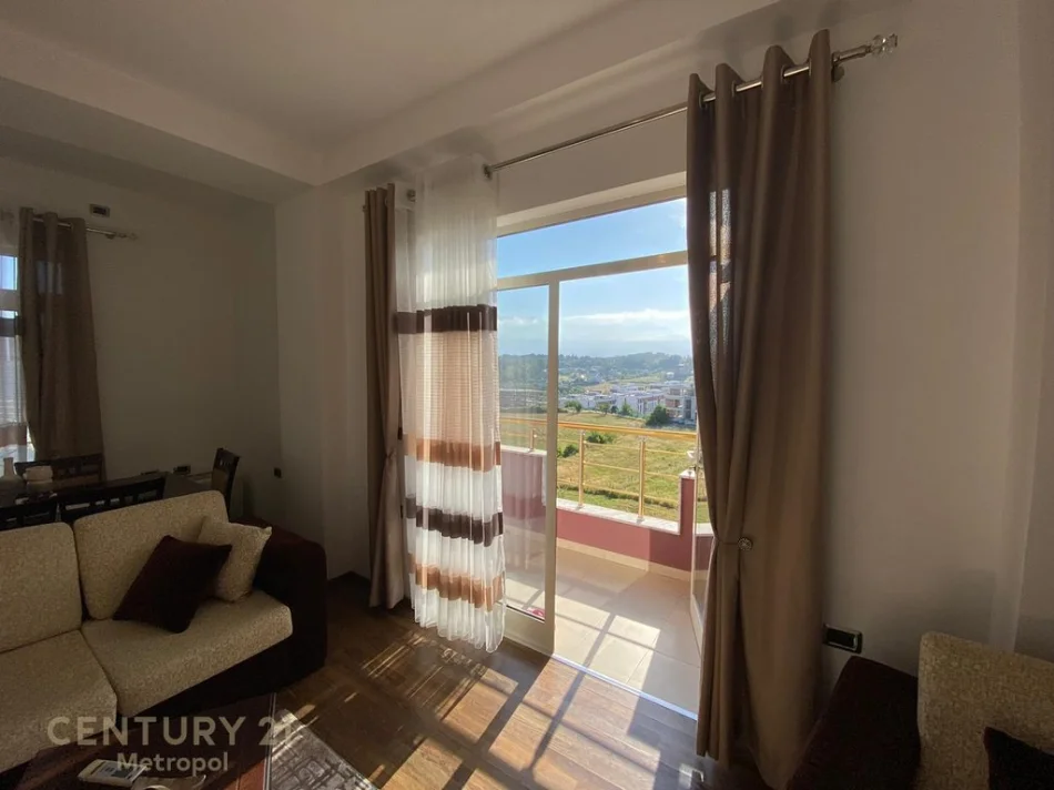 Tirane, shitet apartament 2+1 Kati 2, 134 m² 259.000 € (liqeni i thate)