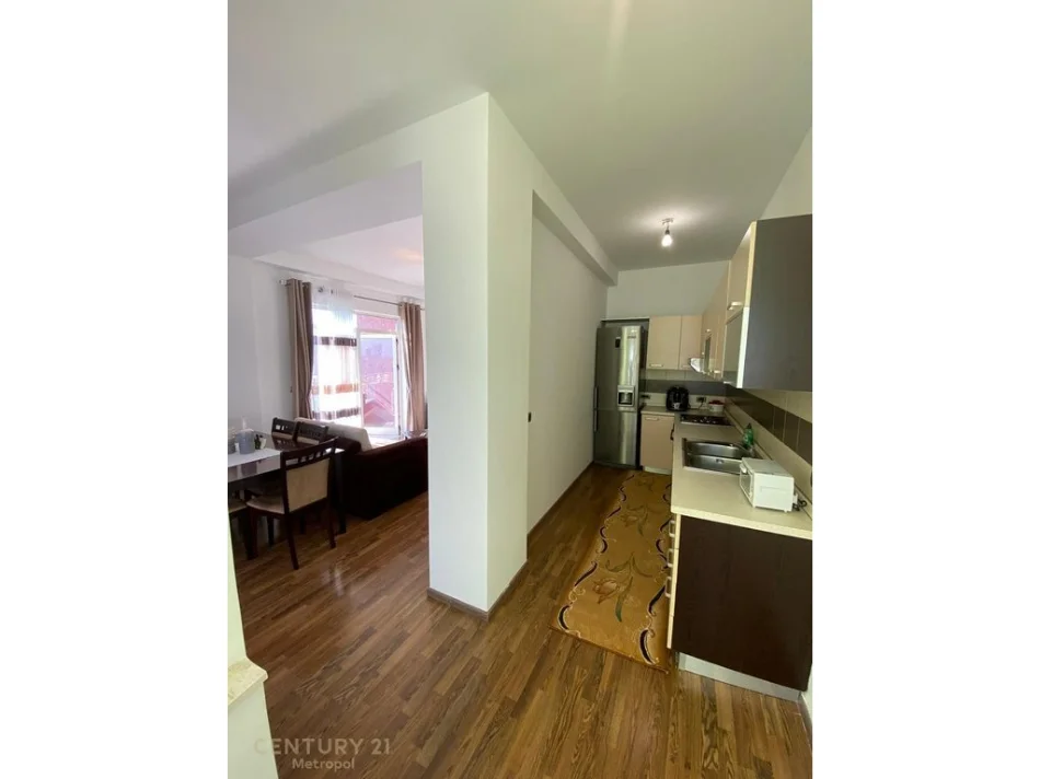 Tirane, shitet apartament 2+1 Kati 2, 134 m² 259.000 € (liqeni i thate)