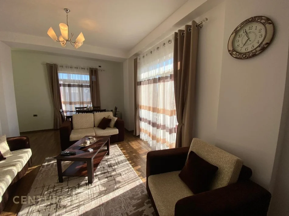 Tirane, shitet apartament 2+1 Kati 2, 134 m² 259.000 € (liqeni i thate)