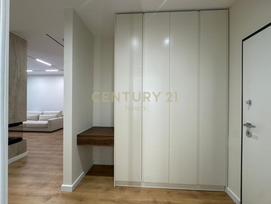 Tirane, jepet me qera apartament 2+1+Aneks+Ballkon Kati 0, 124 m² 2.200 € (Neom129175)