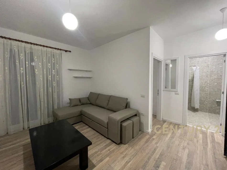Tirane, jepet me qera apartament 1+1 Kati 3, 47 m² 350 € (kashar)