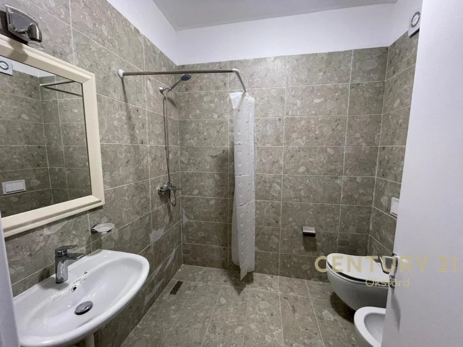 Tirane, jepet me qera apartament 1+1 Kati 3, 47 m² 350 € (kashar)