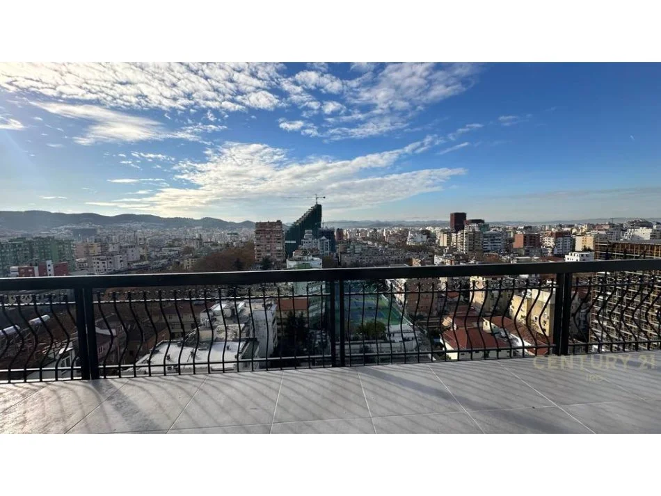 Tirane, shitet apartament duplex 2+1+Ballkon Kati 13, 215 m² (Shallvare)