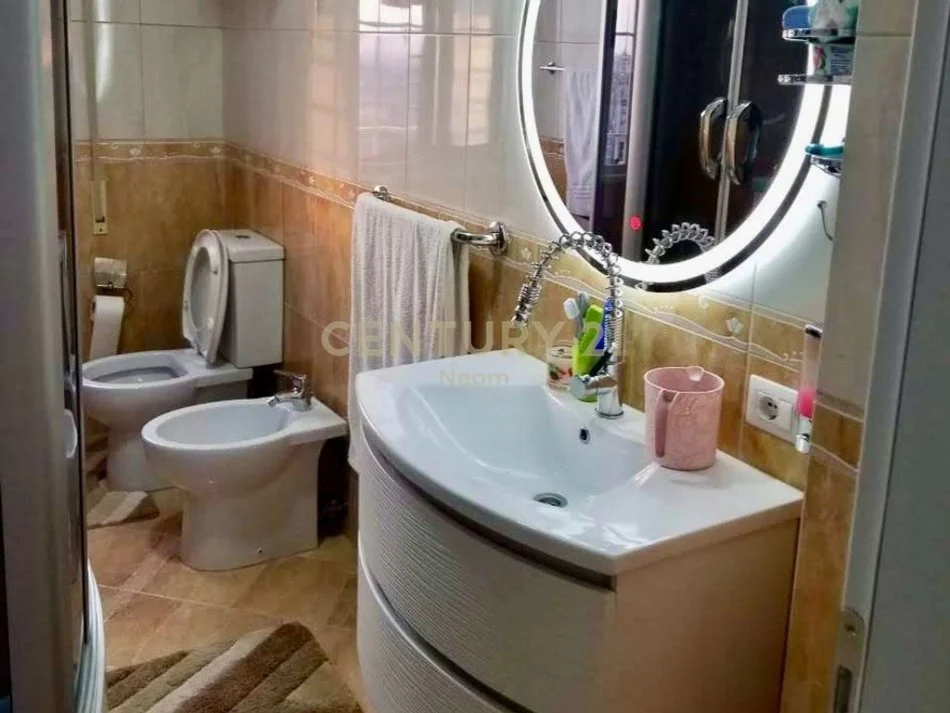 Tirane, shitet apartament 2+1+Aneks+Ballkon Kati 10, 124 m² 270.000 € (Neom129480)