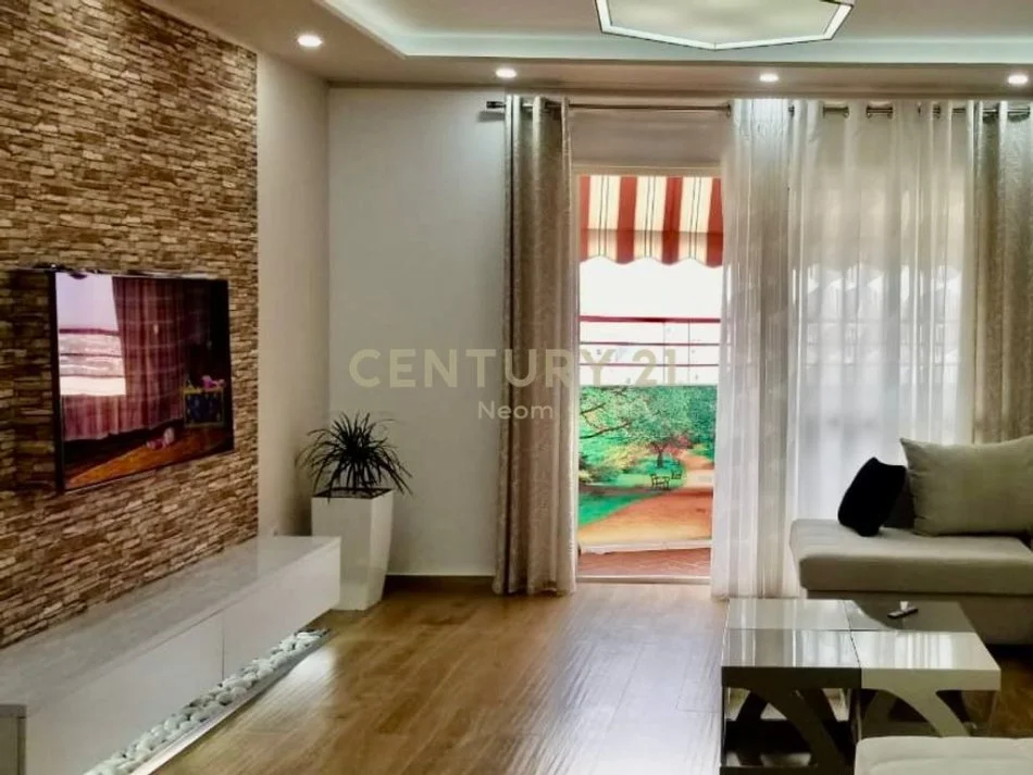 Tirane, shitet apartament 2+1+Aneks+Ballkon Kati 10, 124 m² 270.000 € (Neom129480)