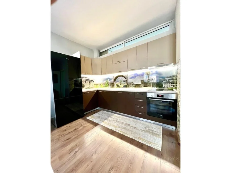 Tirane, shitet apartament Kati 6, 100 m² 170.000 € 