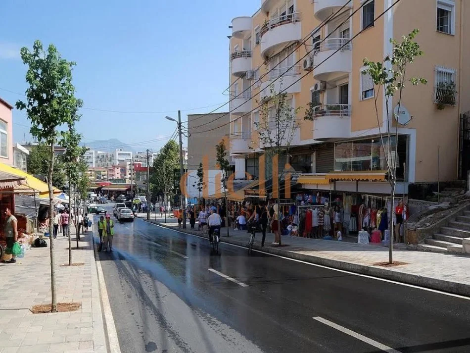 Tirane, jepet me qera apartament 2+1 Kati 3, 150 m² 500 € 