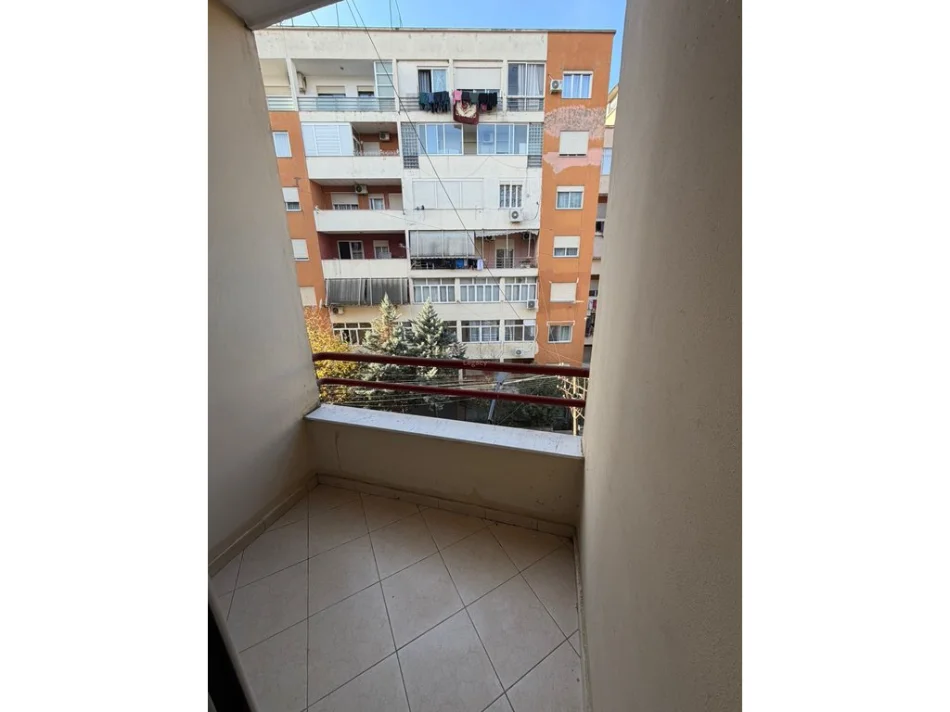 Tirane, shitet apartament 1+1 Kati 3, 69 m² 91.000 € (Fresk)