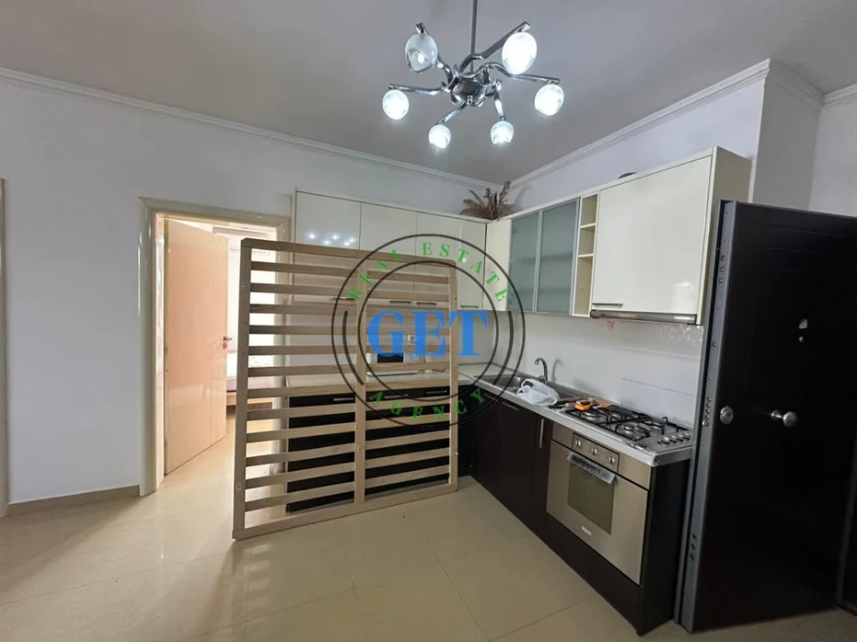 Durres, shitet apartament 3+1 Kati 6, 120 m² 140.000 € (Ish Rajoni I Policise)