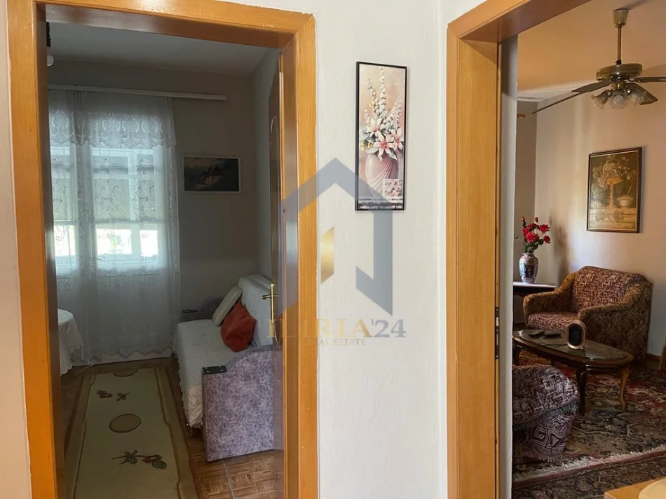 Tirane, jap me qera apartament 2+1+Ballkon Kati 4, 79 m² 450 € (Apartament 2+1 me qira , Rruga Ferit Xhajko)