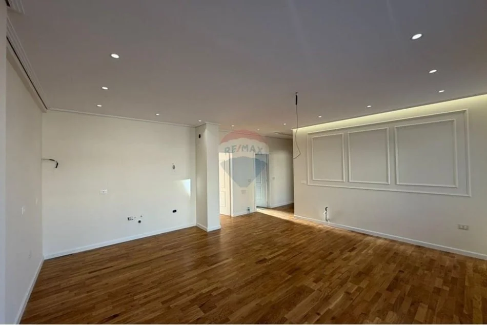 Tirane, shitet apartament 2+1+Ballkon Kati 7, 115 m² 145.000 € (Qesarak Ramazan Gaxheri)