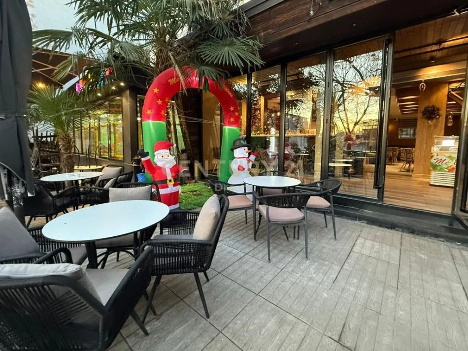 Tirane, jepet me qera ambjent biznesi Kati 0, 140 m² 1.500 € (xhamlliku)