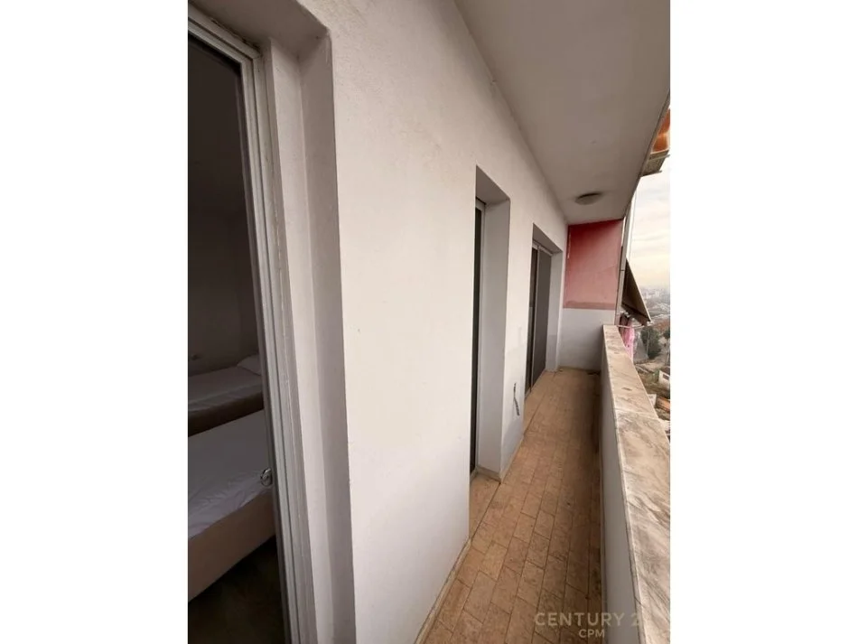 Tirane, jepet me qera apartament 2+1+Ballkon Kati 6, 113 m² 800 € (QENDRA KRISTAL)
