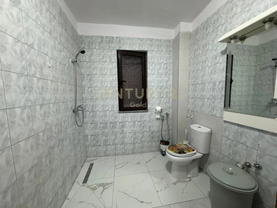 Tirane, jepet me qera apartament 2+1+Ballkon Kati 4, 85 m² 500 € (pandi dardha laprake)