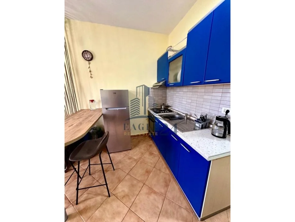 Durres, shitet garsonier 1+1 Kati 2, 45.000 € (Shkembi i Kavajes)