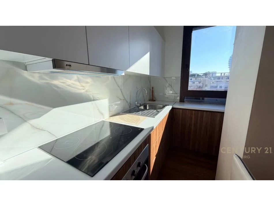 Tirane, jepet me qera apartament 1+1+Ballkon Kati 9, 70 m² 850 € (rruga e barrikadave)