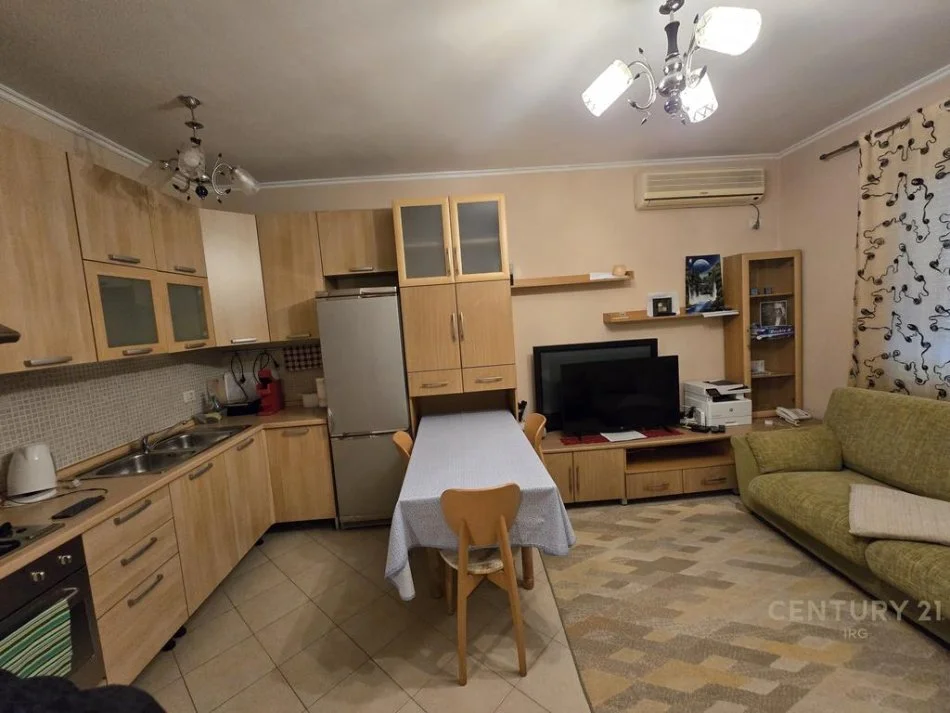 Tirane, shitet apartament 2+1+Aneks+Ballkon Kati 5, 76 m² 230.000 € 