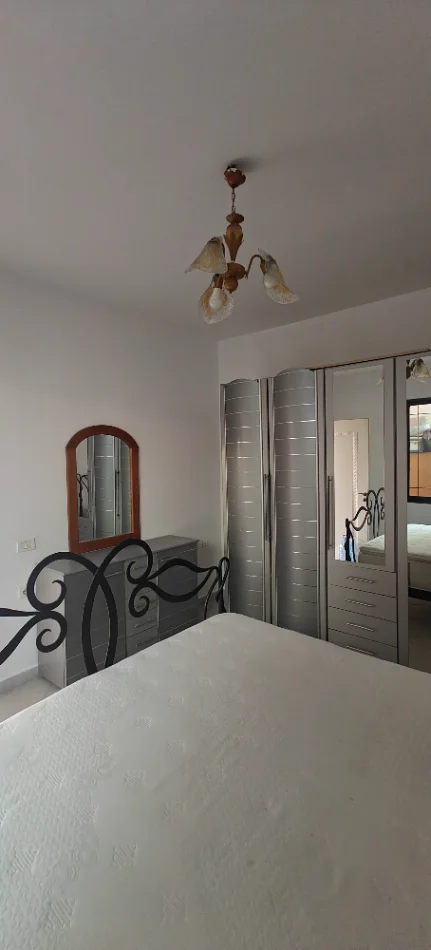 Tirane, jepet me qera shtepi 1+1 Kati 0, 55 m² 360 € (Rruga Besim Fagu)