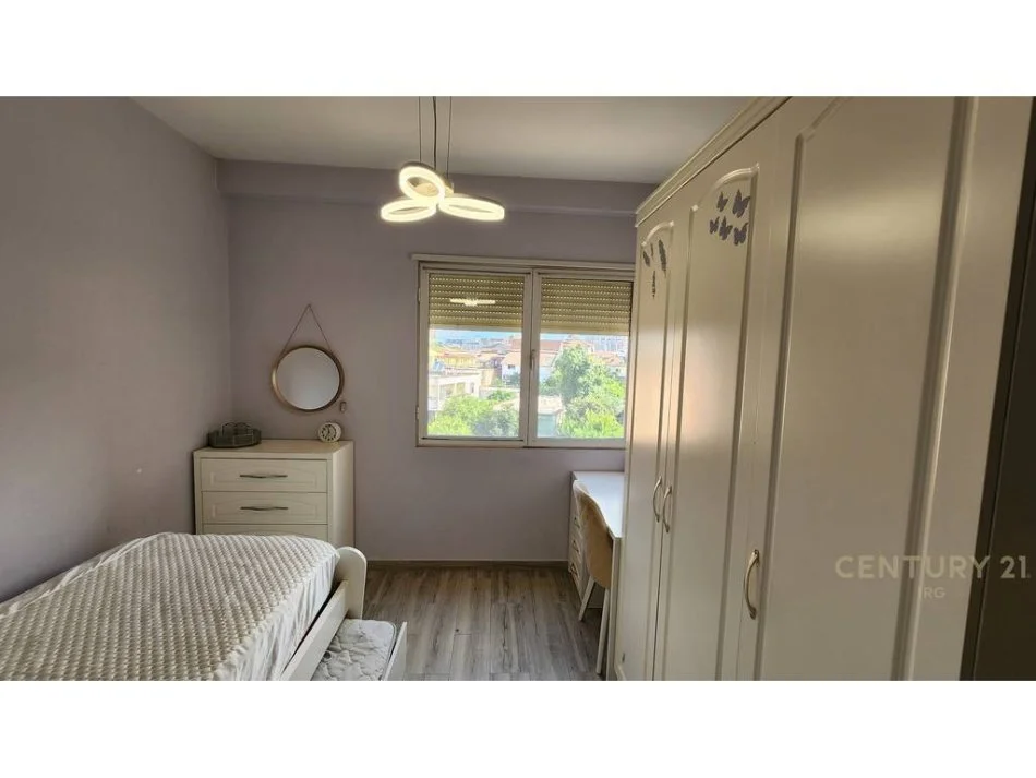 Tirane, shitet apartament 2+1 Kati 3, 86 m² 220.000 € (21 Dhjetori)