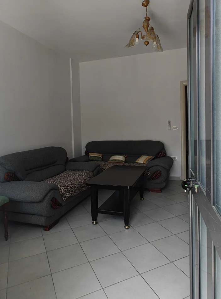 Tirane, jepet me qera shtepi 1+1 Kati 0, 55 m² 360 € (Rruga Besim Fagu)