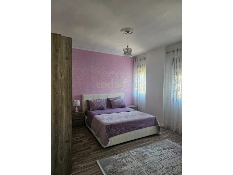 Tirane, jepet me qera apartament 3+1 Kati 16, 157 m² 1.200 € 