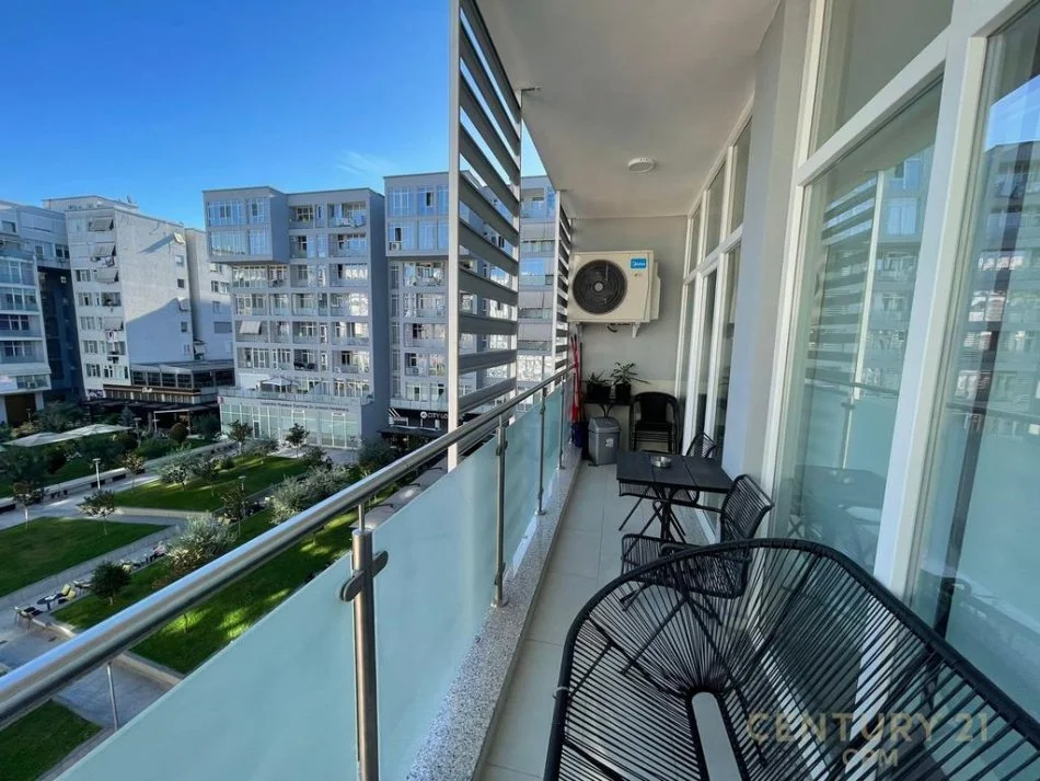 Tirane, jepet me qera ambjent biznesi Kati 3, 130 m² 1.500 € 