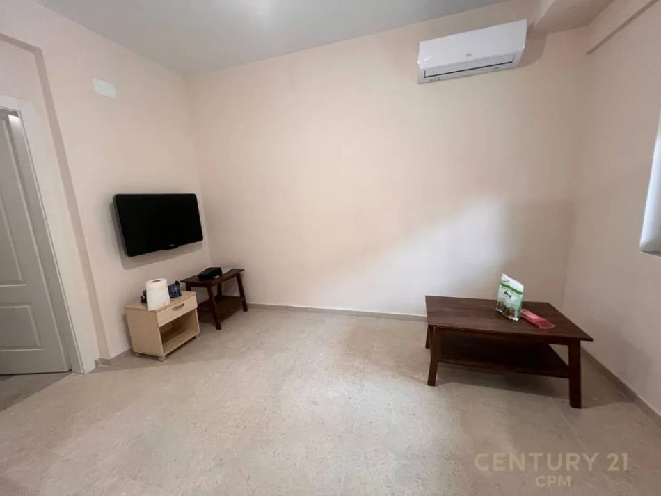 Tirane, jepet me qera apartament 1+1 Kati 1, 55 m² 450 € (komuna e parisit)