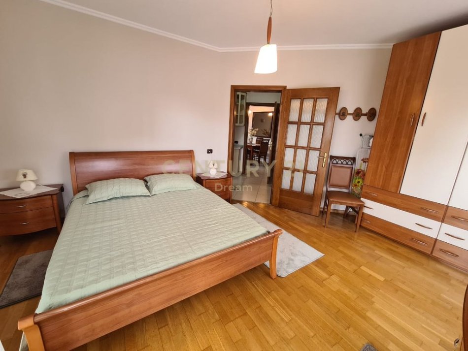 jepet me qera apartament 2+1 Kati 6, 115 m² 800 € (Ish Bllok,Prane Restorant Juvenilja)