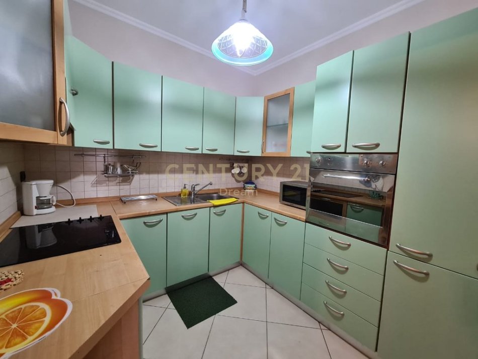 jepet me qera apartament 2+1 Kati 6, 115 m² 800 € (Ish Bllok,Prane Restorant Juvenilja)