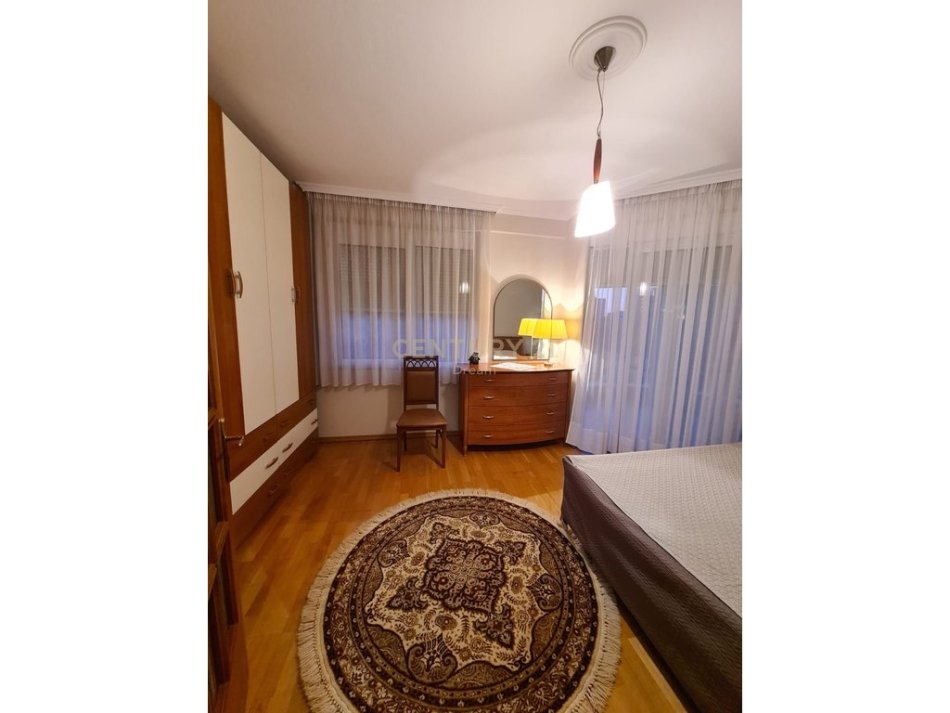 jepet me qera apartament 2+1 Kati 6, 115 m² 800 € (Ish Bllok,Prane Restorant Juvenilja)