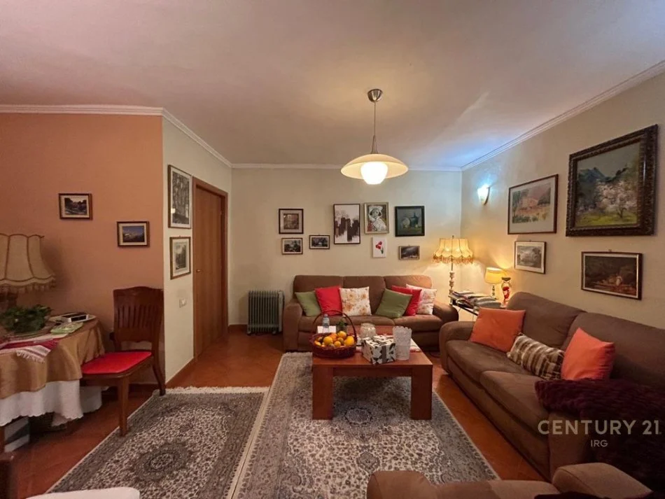 Tirane, shitet apartament 2+1 Kati 3, 100 m² 169.000 € (qyteti studentit)