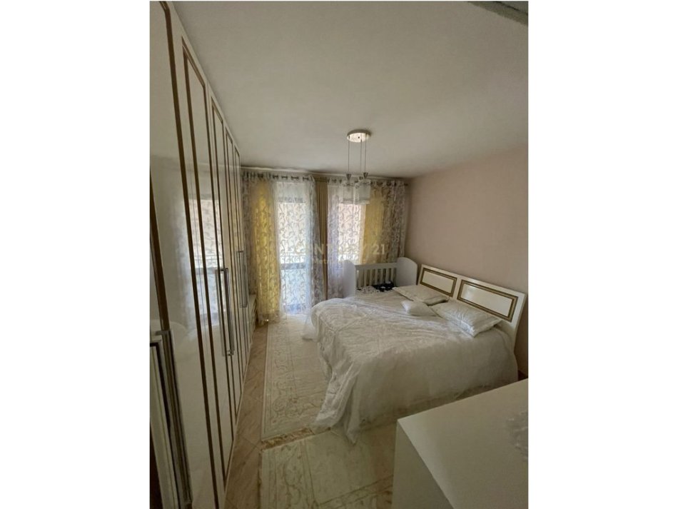 Tirane, jepet me qera apartament 1+1 Kati 3, 80 m² 550 € (Ish Tregu Elektrik)