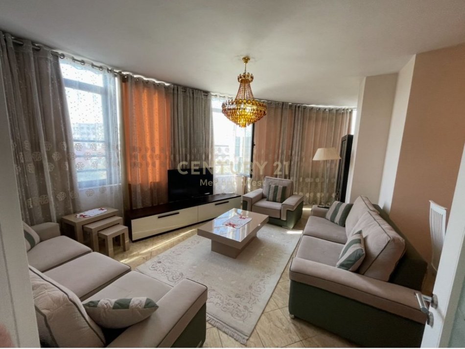 Tirane, jepet me qera apartament 1+1 Kati 3, 80 m² 550 € (Ish Tregu Elektrik)