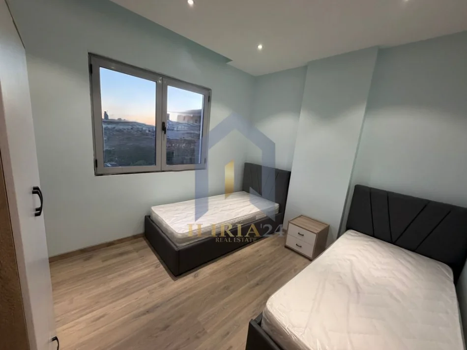 Tirane, jap me qera 3+1+Ballkon Kati 6, 122 m² 1.400 € (Apartament 3+1 me qira ne Qender)