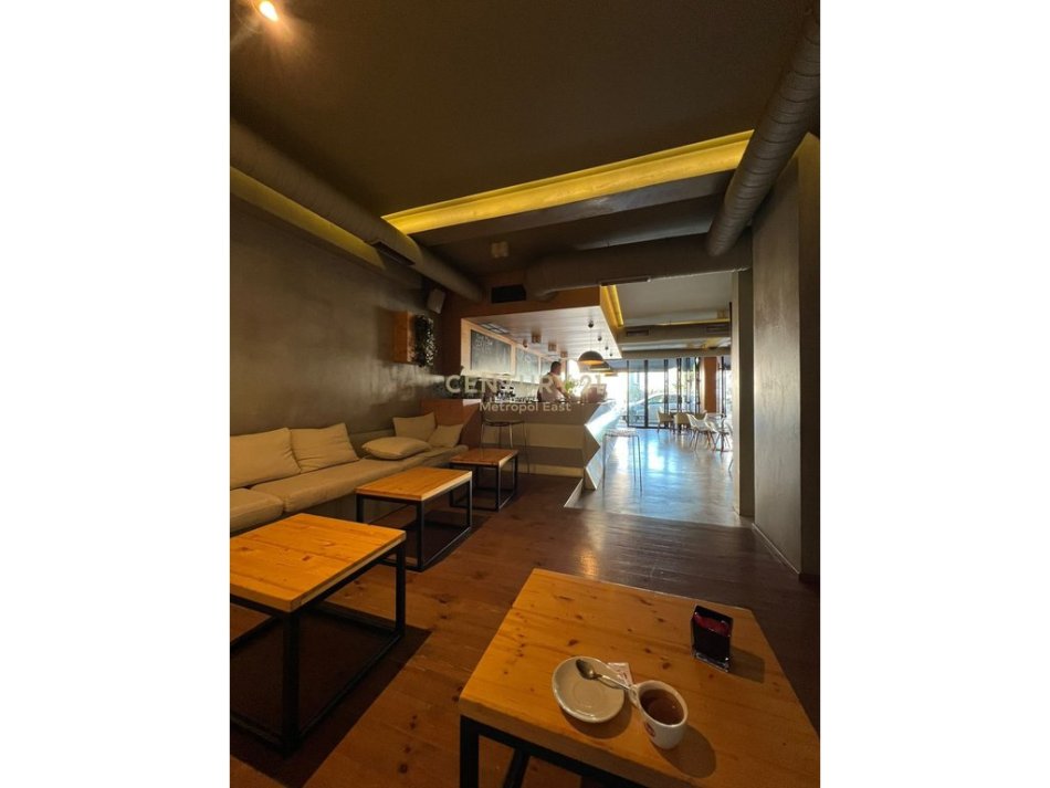 Tirane, shitet ambjent biznesi Kati 0, 162 m² 380.000 € (Kodra e Diellit)EAST130240